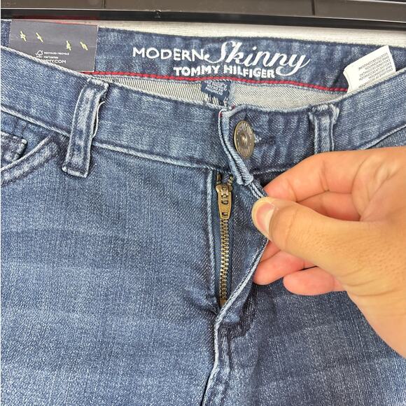 Tommy Hilfiger Women’s 2 Blue Zip Low Rise Modern Skinny Denim Jeans NEW - Picture 8 of 8